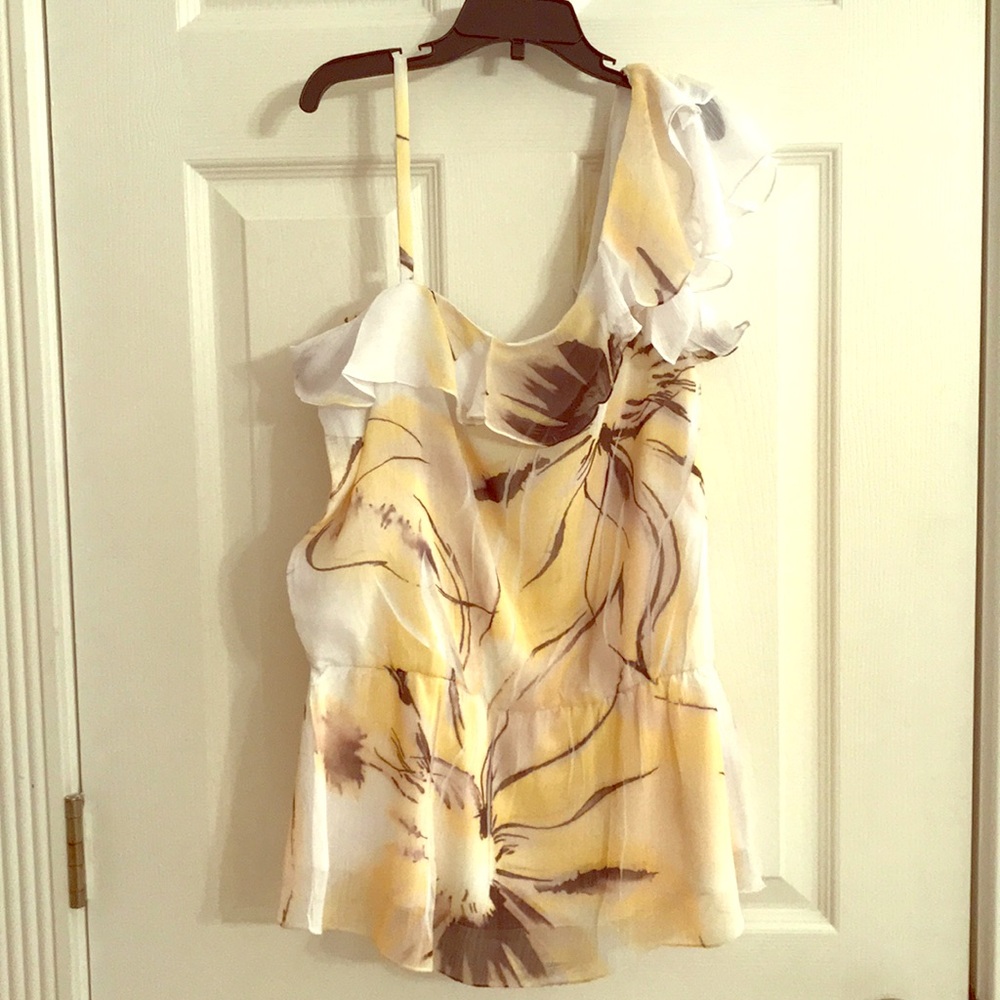 Sleeveless IZ Byer top
